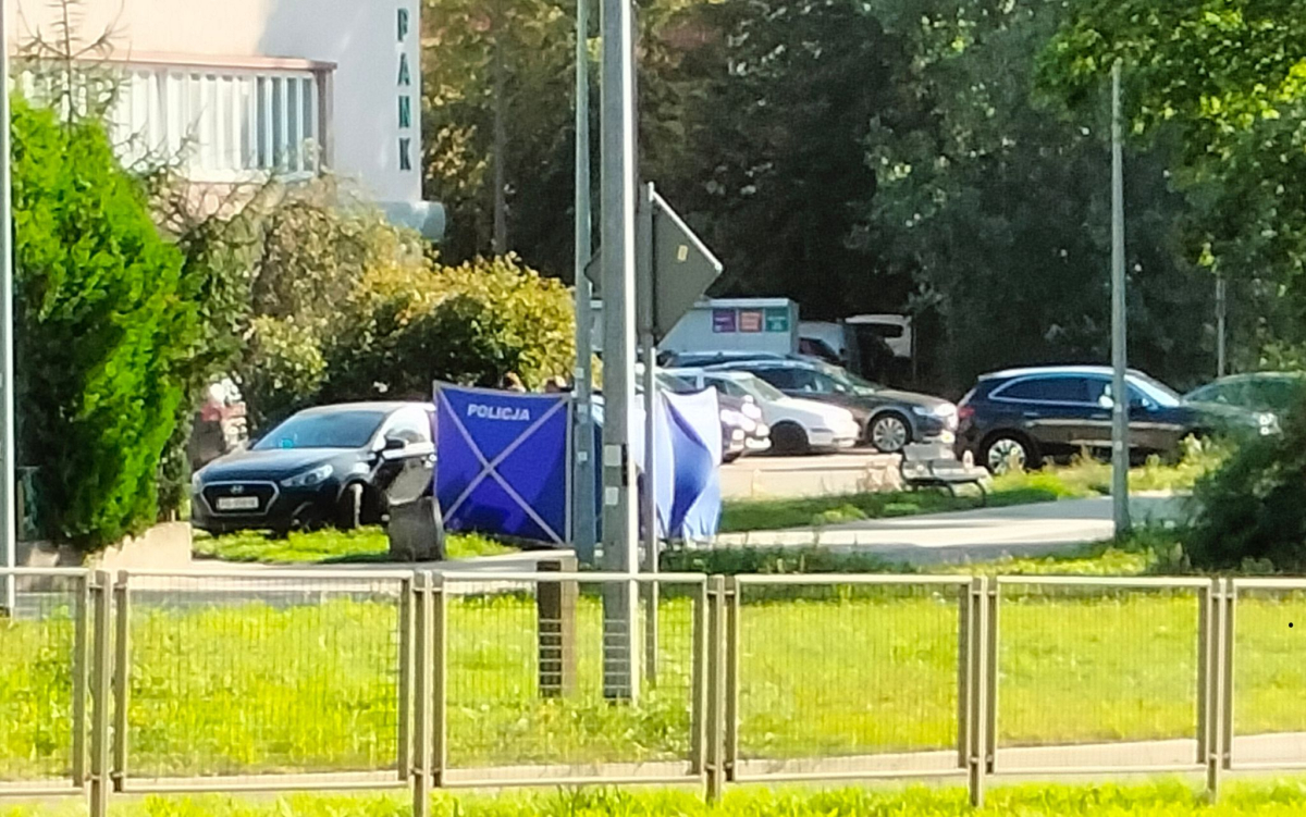 Mężczyzna zmarł na chodniku
